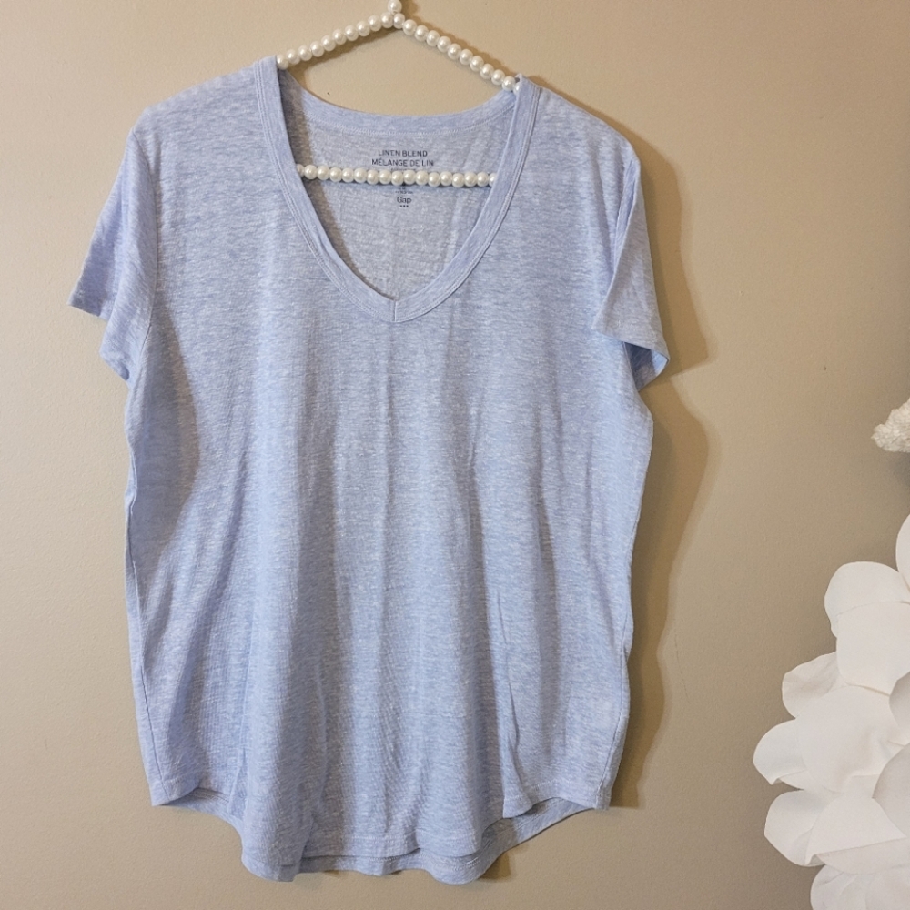GAP linen blend v neck tee